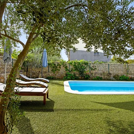 San By Guide Villa Mratovo