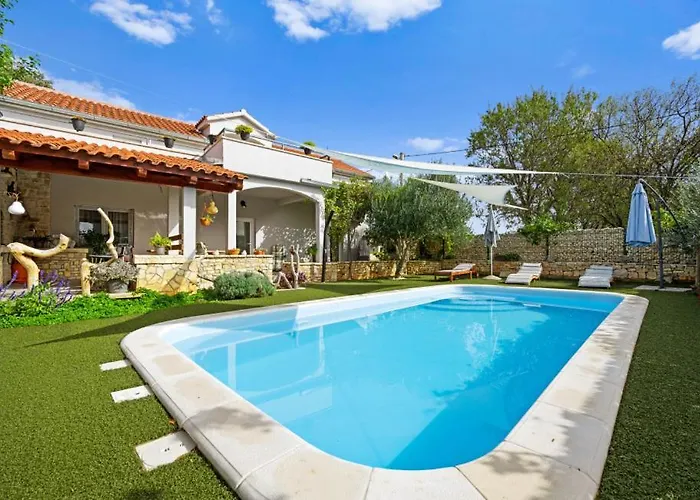 San By Guide Villa *