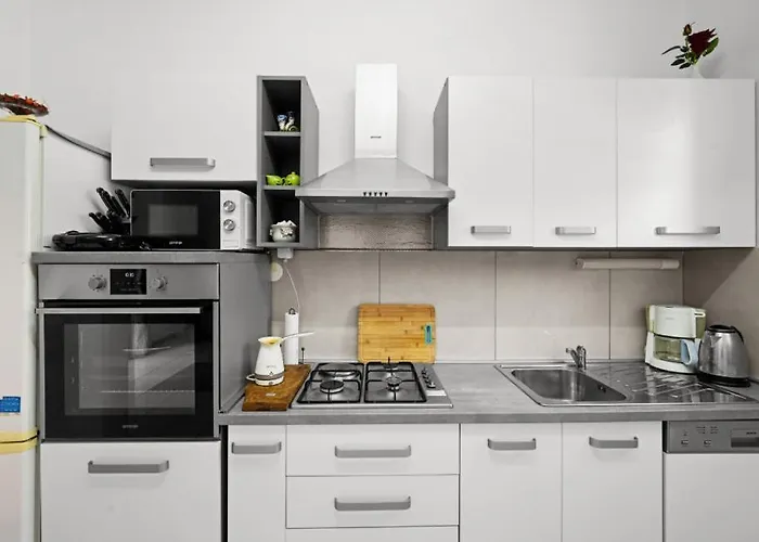 San By Guide Mratovo