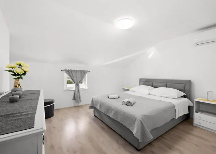 San By Guide * Mratovo