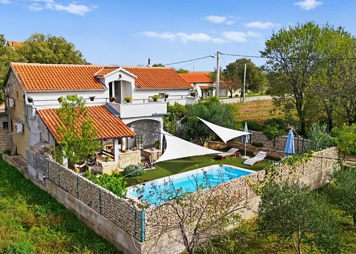 San By Guide Mratovo