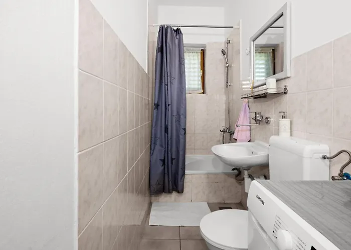 San By Guide Villa Mratovo